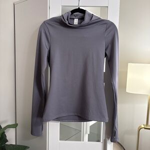 ALO Yoga Winter Warm Airlift Hooded Runner in Fog size Small *As-Is*